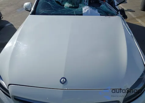 2017 Mercedes-Benz C 300 из США, поврежденный, VIN 55SWF4JB9HU206204